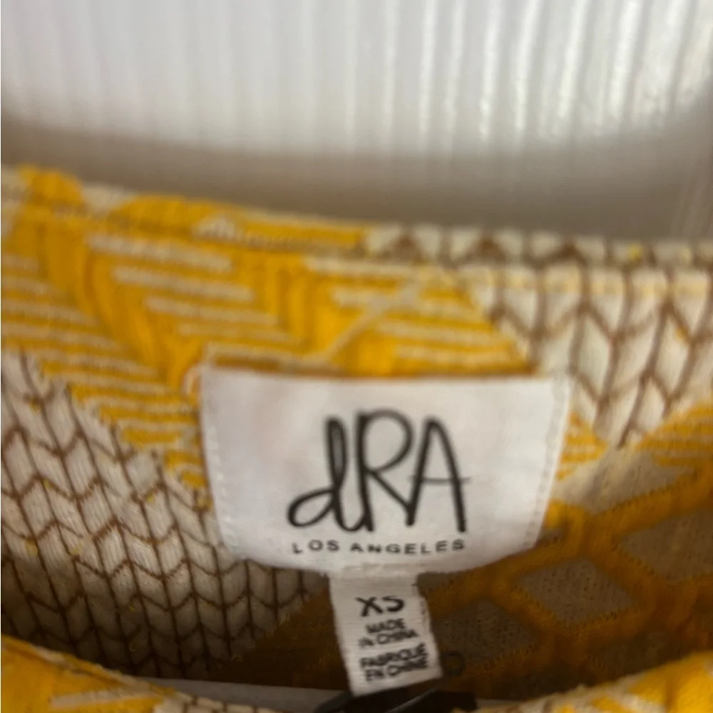 DRA Yellow and White Dress - Picture 3 of 4
